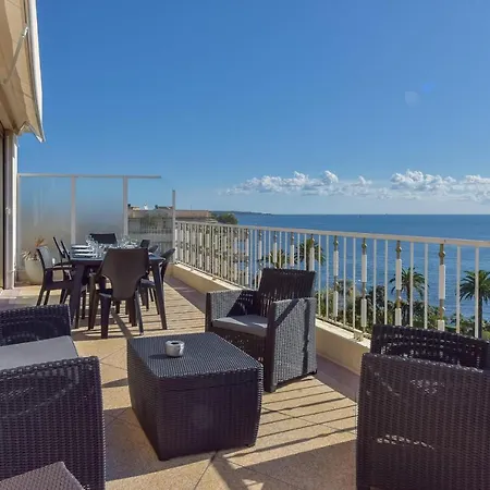 Kikiloue Rare Rooftop Terrace With Breathtaking View Over The Bay