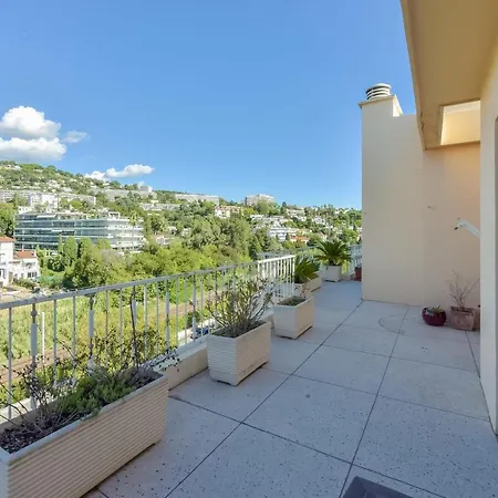Kikiloue Rare Rooftop Terrace With Breathtaking View Over The Bay *