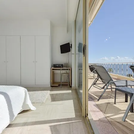 Kikiloue Rare Rooftop Terrace With Breathtaking View Over The Bay Appartement