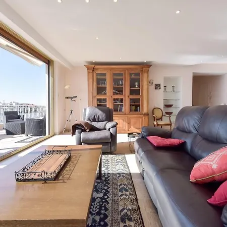 Kikiloue Rare Rooftop Terrace With Breathtaking View Over The Bay Cannes